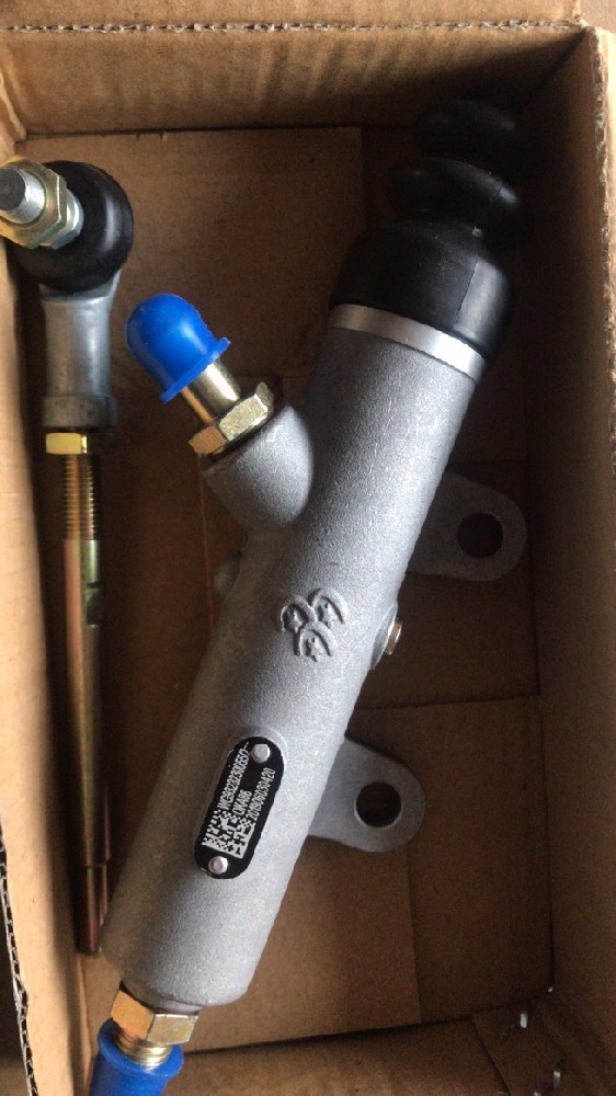 榮眾離合器總泵，WG9323230055