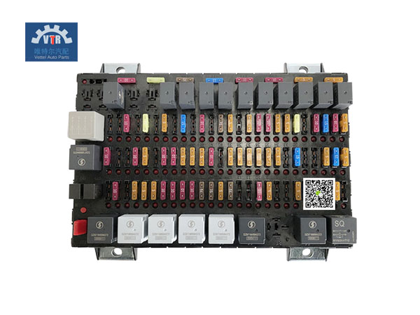 DZ97189584390 中央電氣裝置板 Central Electrical Installation Board (ISM-BCM) SHACMAN X3000 Electrical parts for truck cab DZ97189584390 中央電氣裝置板 Central Electrical Installation Board (ISM-BCM) SHACMAN X3000 Electrical parts for truck cab